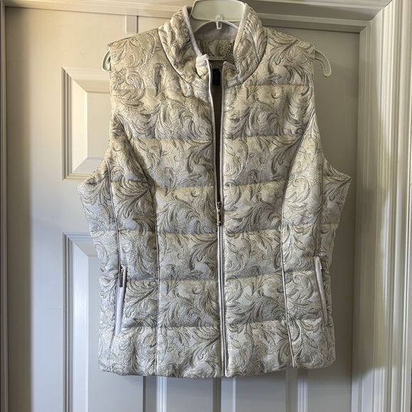White House Black Market Cream and Gray Quilted Vest - Picture 1 of 9